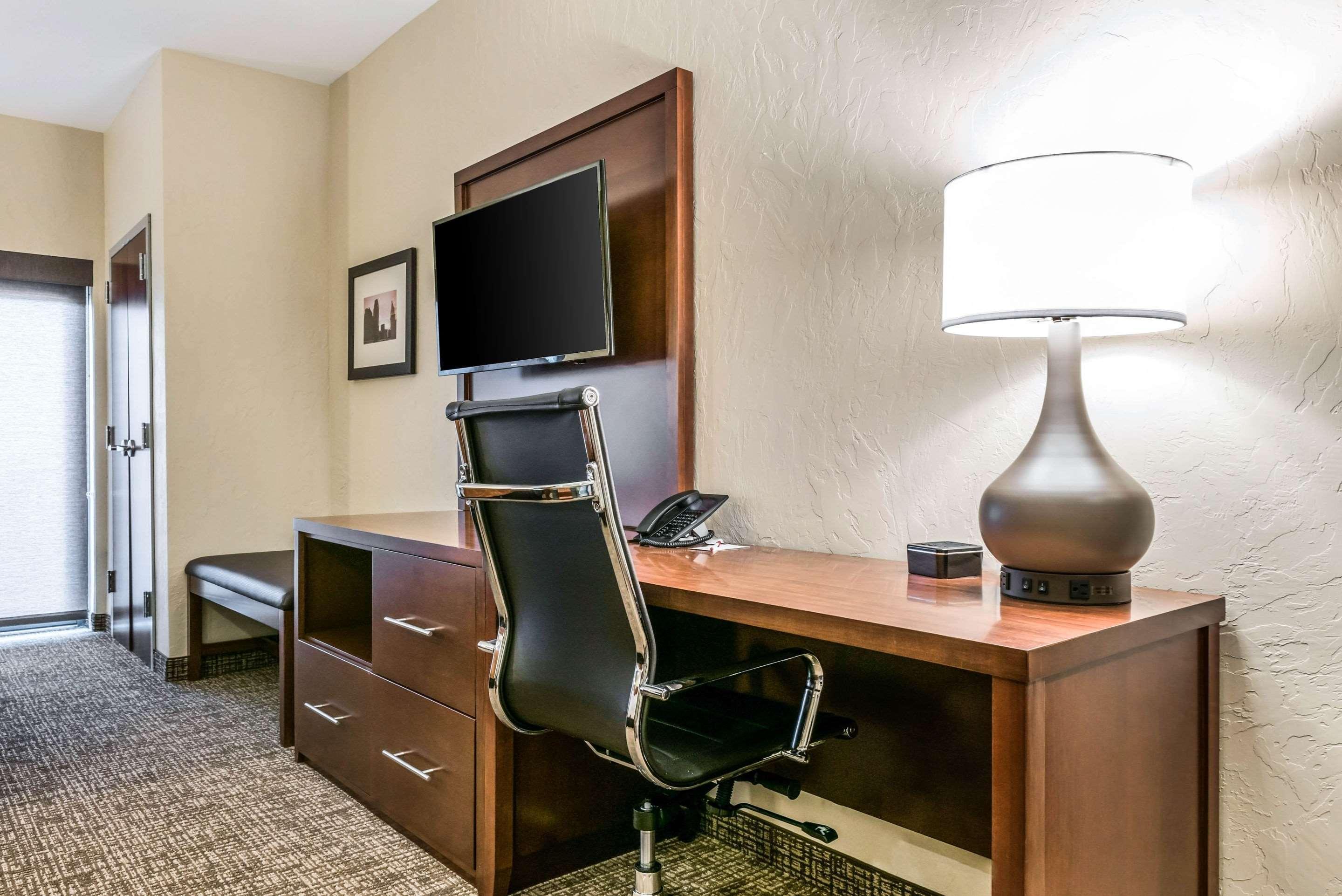 Comfort Suites Florence - Cincinnati South Екстериор снимка