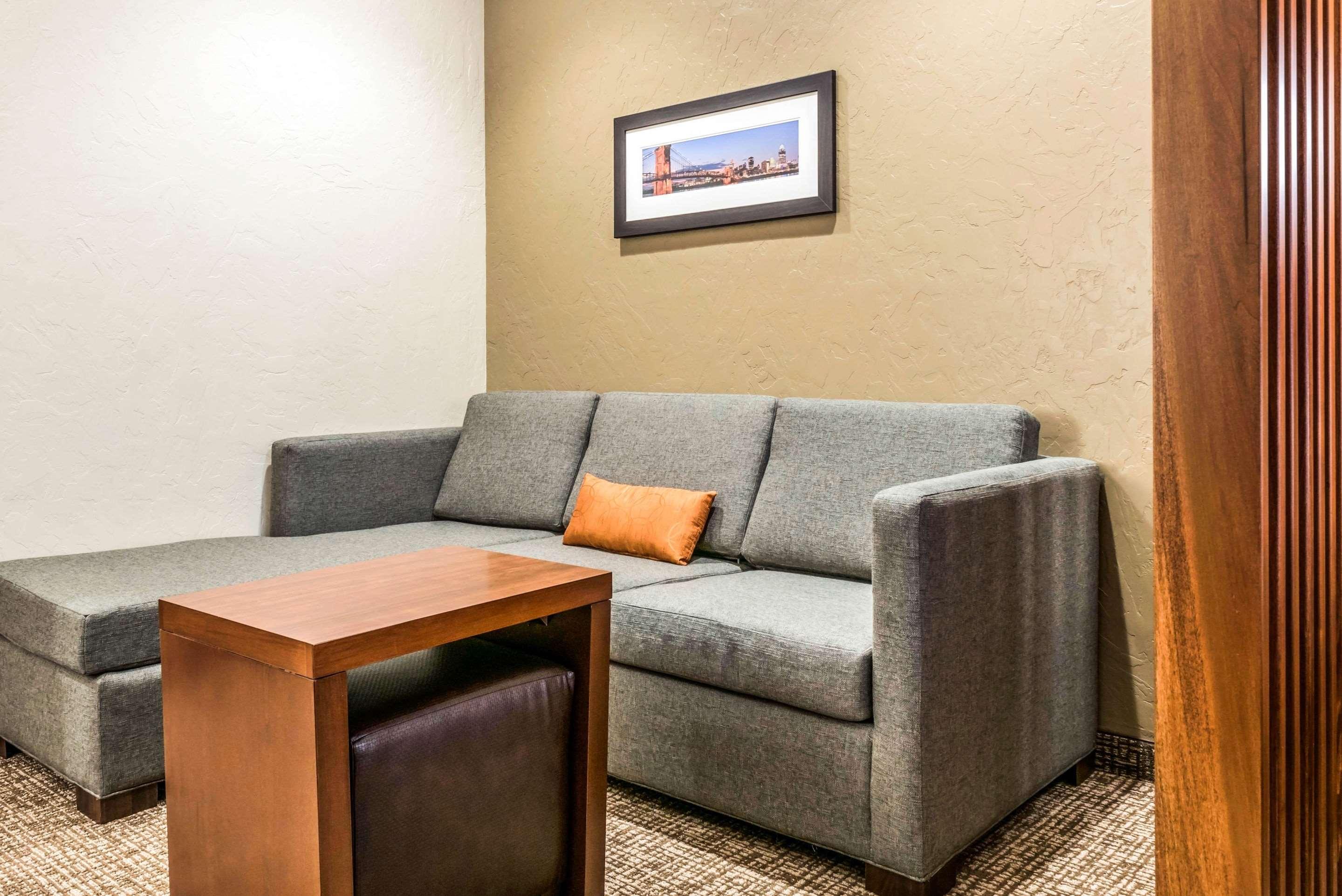 Comfort Suites Florence - Cincinnati South Екстериор снимка