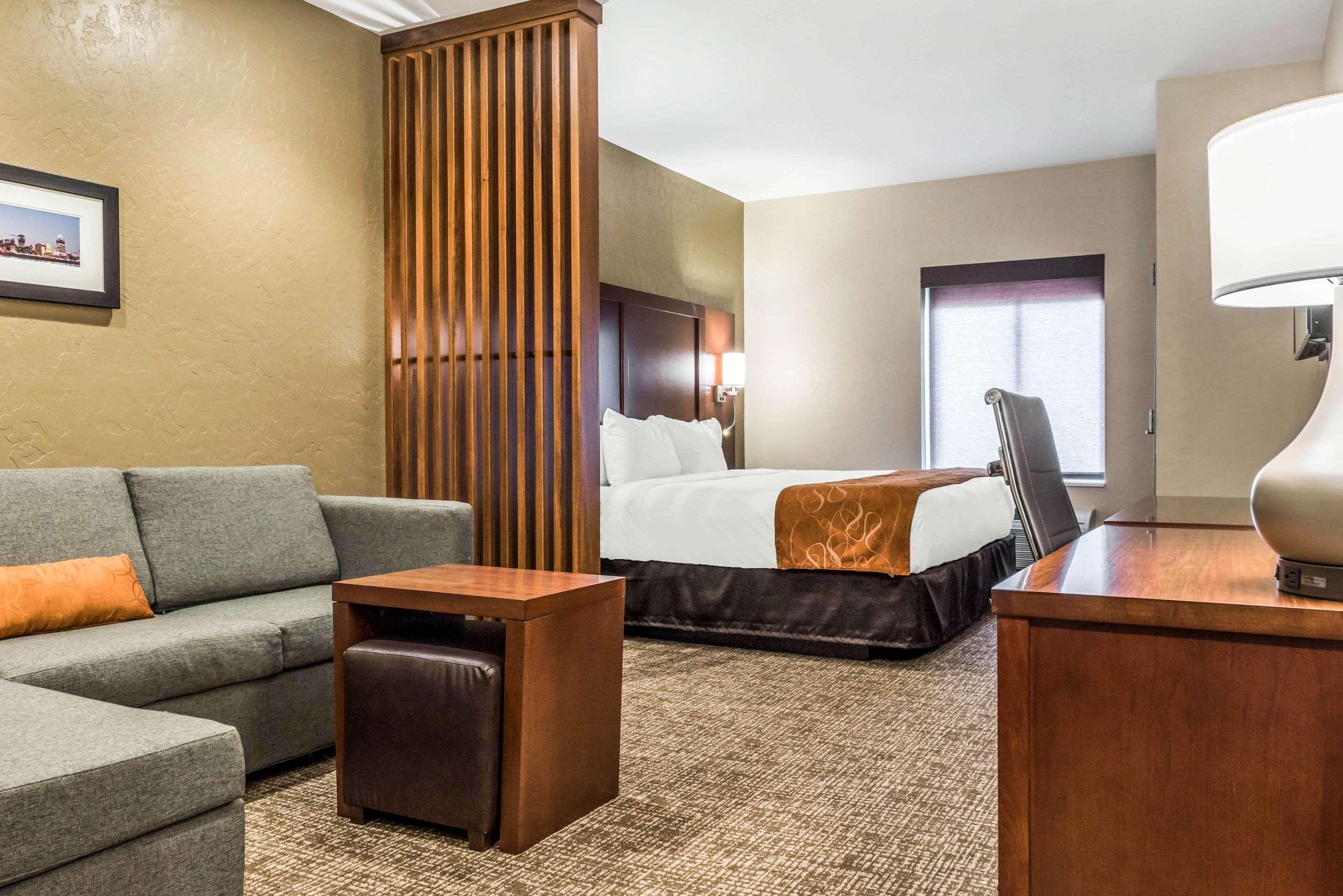 Comfort Suites Florence - Cincinnati South Екстериор снимка